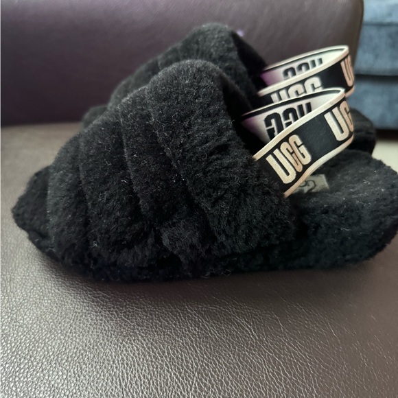 UGG Fluff Yea Slippers - Picture 4 of 7